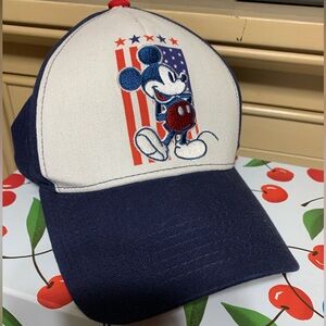 Disney ❤️💙 Mickey Mouse 🇺🇸 ❤️ American flag baseball hat/cap